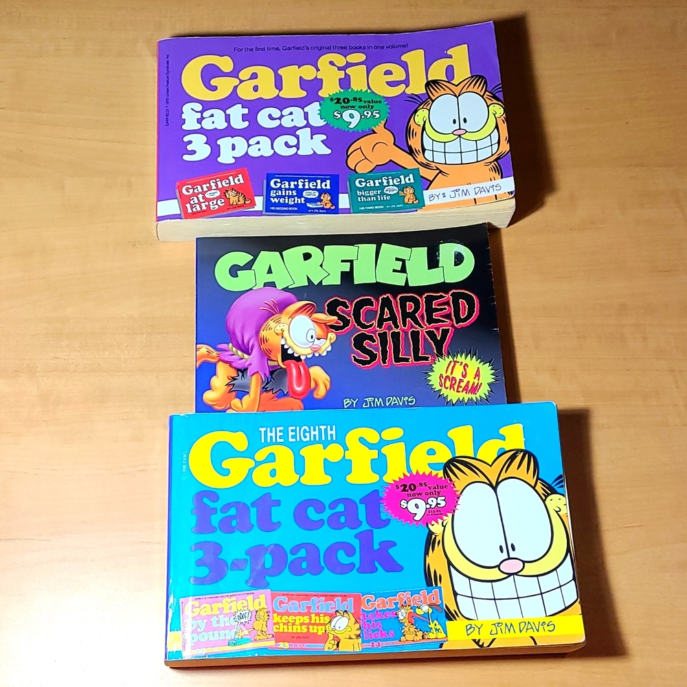 Garfield 7 Comic Lot (2 (3 packs) & scared silly)